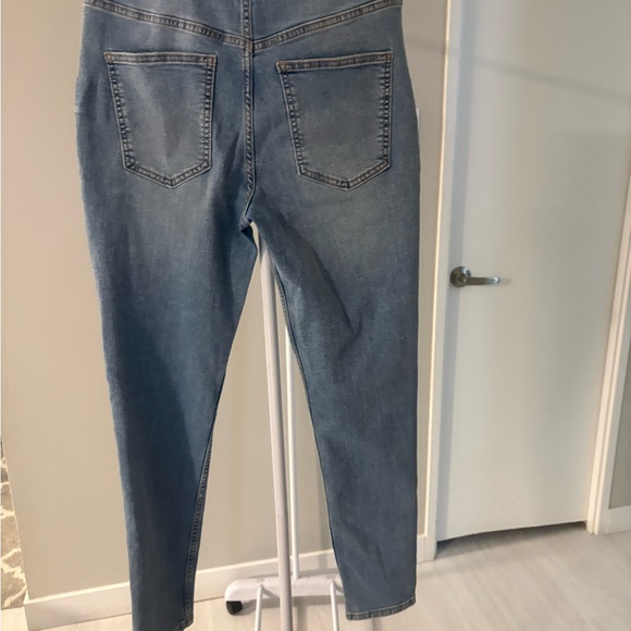 Suzy Shier Light Blue Straight-Leg Jeans - Picture 5 of 5